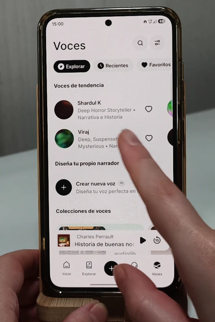 Selector de voces de ElevenReader para elegir cómo escuchar un libro