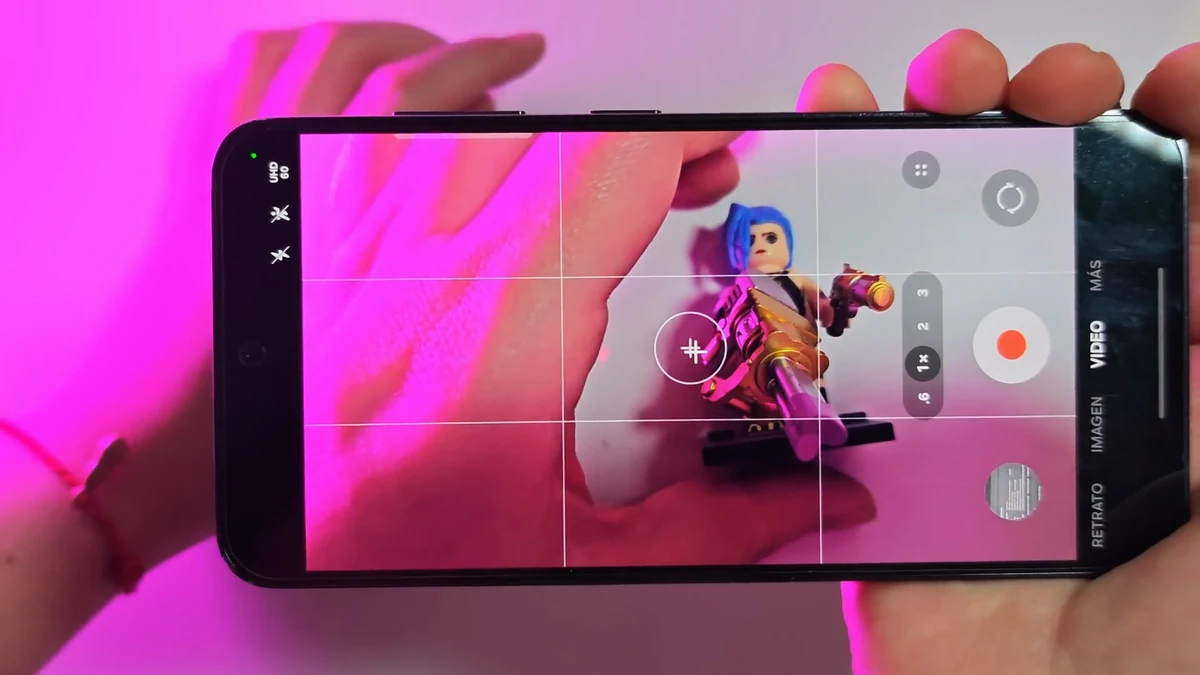 Demostración del seguimiento de un sujeto en el visor de vídeo Samsung